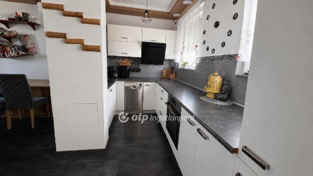 Eladó téglalakás, Tapolcán 39.5 M Ft, 2 szobás