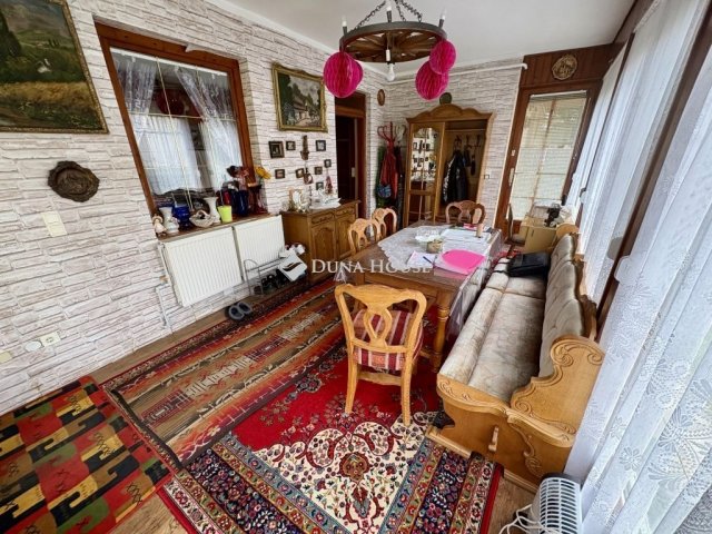 Eladó családi ház, Zalakaroson 150 M Ft, 8 szobás