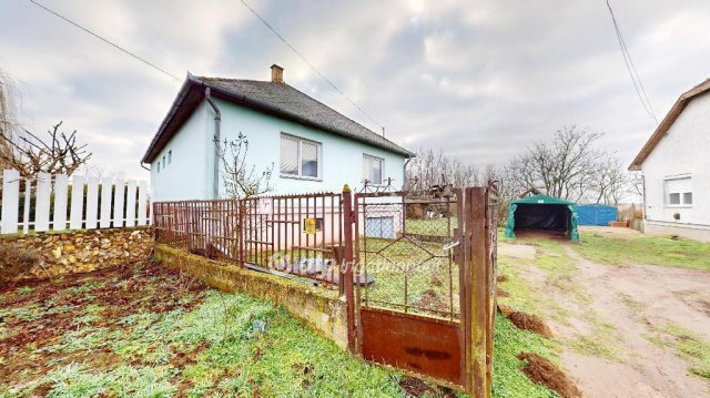 Eladó családi ház, Nagyhalászban 25 M Ft, 3 szobás