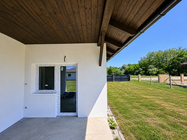 Eladó családi ház, Kiskunlacházán 89.9 M Ft, 3 szobás