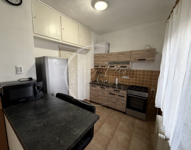 Eladó téglalakás, Pécsett, Kőrösi Csoma Sándor utcában