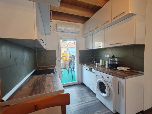 Eladó téglalakás, Balatonkeresztúron 59.9 M Ft, 3 szobás