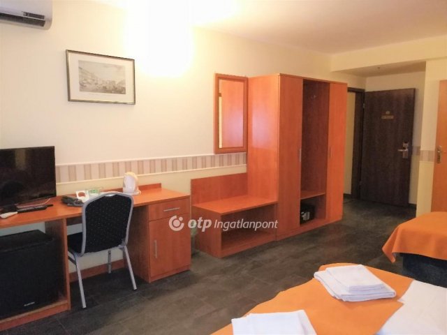 Eladó hotel, Budapesten, VIII. kerületben 2587.5 M Ft