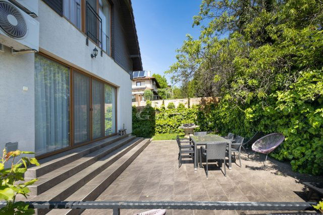 Eladó családi ház, Diósdon 174.9 M Ft, 5 szobás