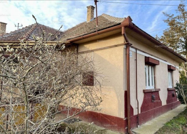 Eladó családi ház, Tiszadobon 21 M Ft, 2 szobás