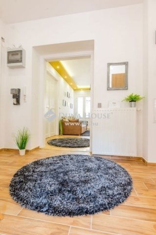 Eladó téglalakás, Budapesten, V. kerületben 349.9 M Ft, 4 szobás