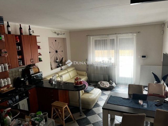 Eladó családi ház, Budapesten, XVII. kerületben 270 M Ft