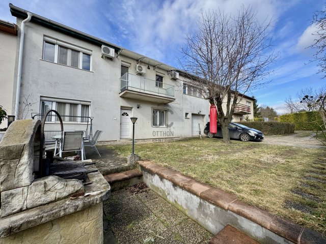 Eladó sorház, Solymáron 174.9 M Ft, 5 szobás