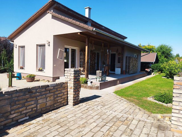 Eladó családi ház, Kecskeméten 95.9 M Ft, 2 szobás