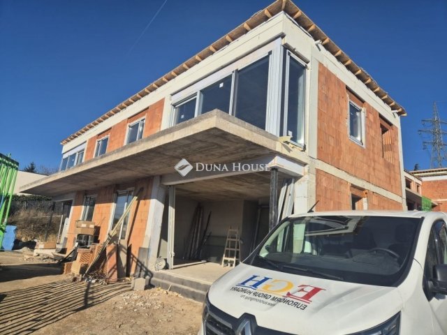 Eladó téglalakás, Budapesten, III. kerületben 136.9 M Ft