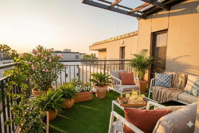 Eladó téglalakás, Csopakon 315 M Ft, 3+1 szobás