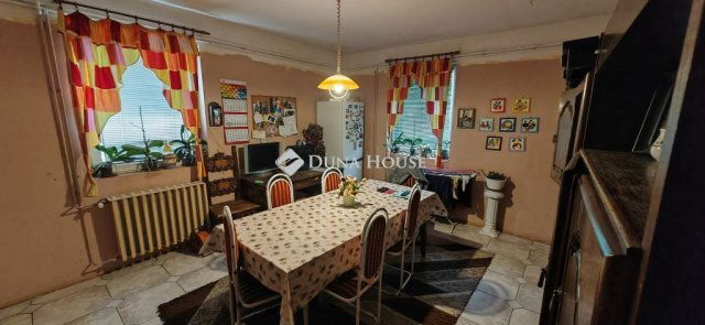 Eladó családi ház, Nagymaroson 169 M Ft, 3+1 szobás