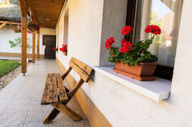 Eladó családi ház, Velencén, Fő utcában 104 M Ft, 7 szobás