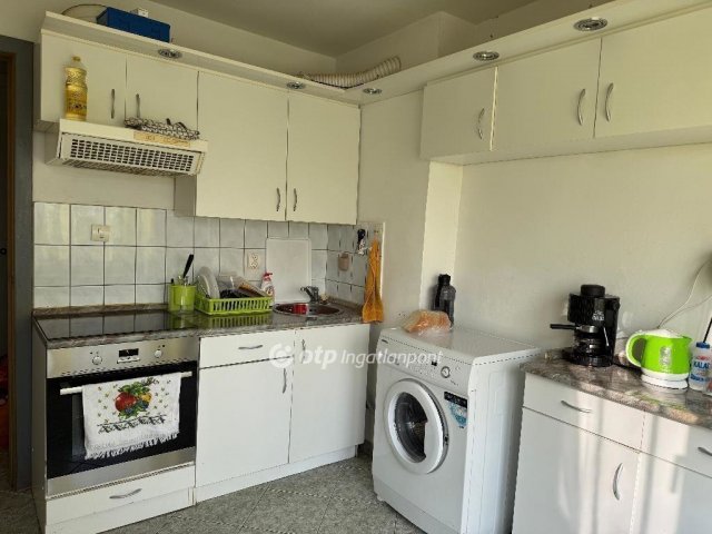 Eladó panellakás, Székesfehérvárott 39.9 M Ft, 2 szobás