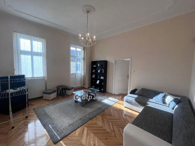 Eladó téglalakás, Szegeden 98.5 M Ft, 3 szobás