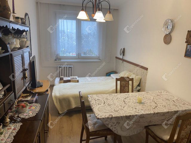 Eladó panellakás, Győrött 49.9 M Ft, 2 szobás