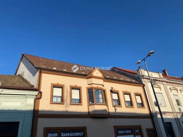 Eladó téglalakás, Siklóson 49.9 M Ft, 3 szobás