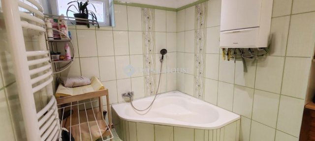 Eladó családi ház, Ócsán 89.99 M Ft, 6 szobás