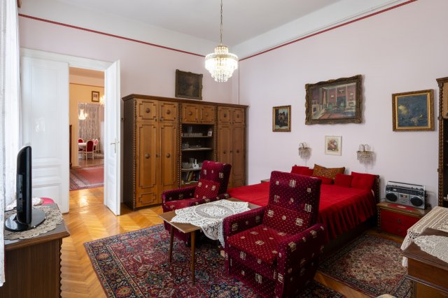 Eladó családi ház, Debrecenben 194 M Ft, 5 szobás