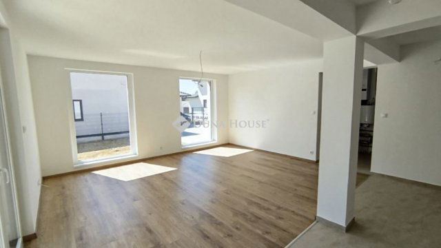 Eladó családi ház, Székesfehérvárott 144.9 M Ft, 5 szobás