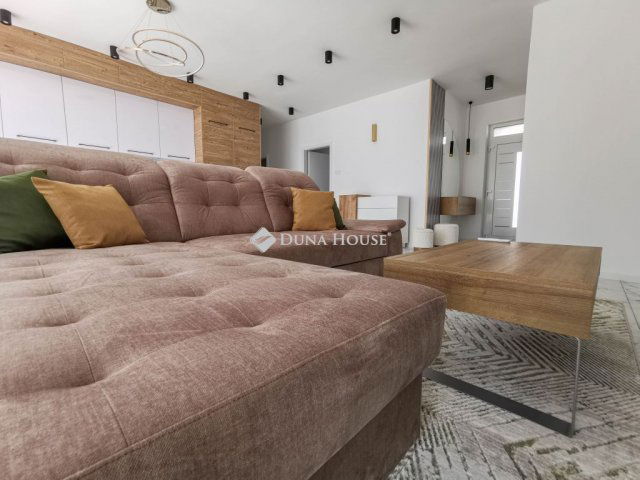Kiadó ikerház, albérlet, Nyíregyházán 600 E Ft / hó, 5 szobás