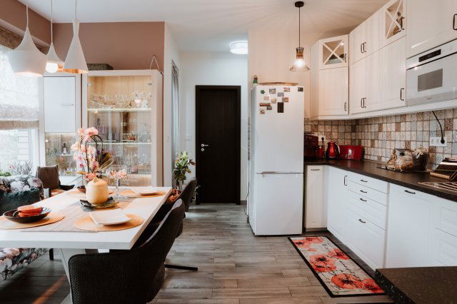 Eladó családi ház, Zsámbékon 148.8 M Ft, 5 szobás