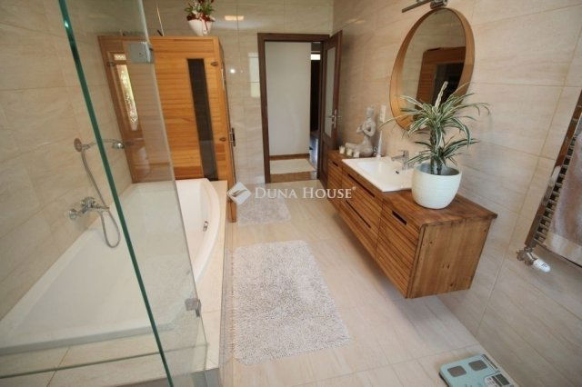 Eladó családi ház, Kecskeméten 249 M Ft, 1 szobás