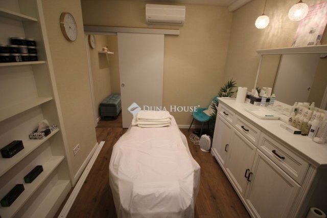 Eladó üzlethelyiség, Kecskeméten 45 M Ft, 2 szobás