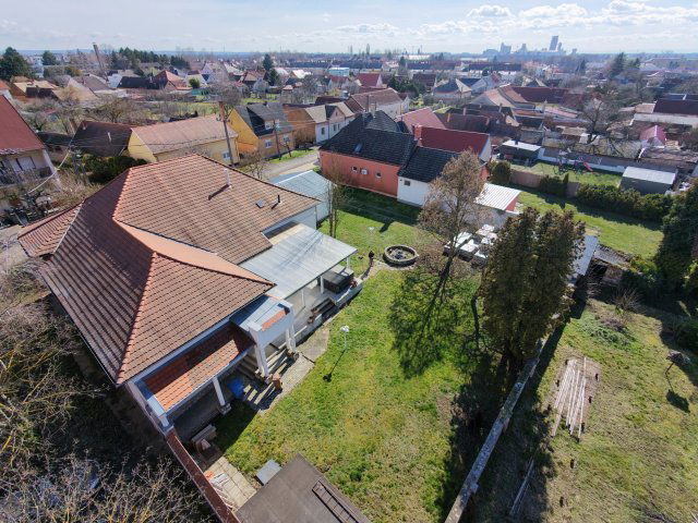 Eladó családi ház, Szentlőrincen 119 M Ft, 4+2 szobás