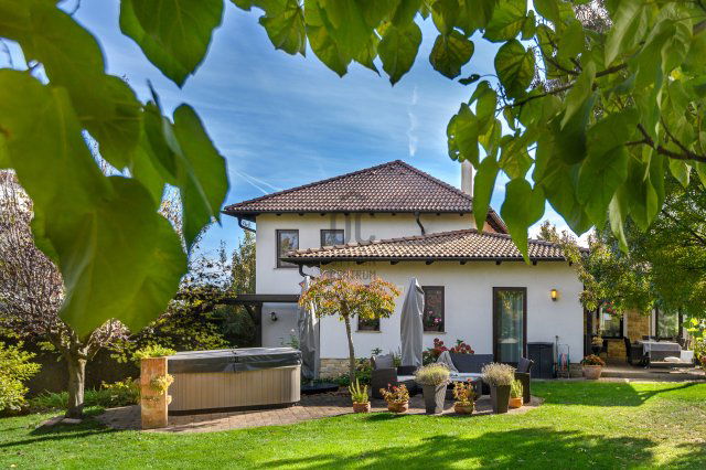 Eladó családi ház, Sopronban 255 M Ft, 5 szobás