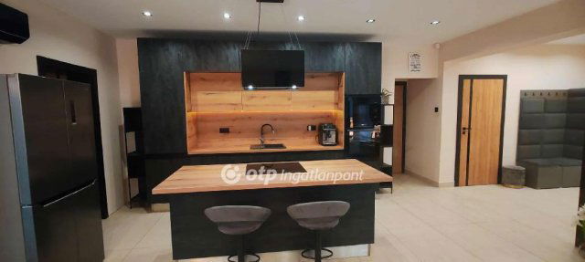 Eladó családi ház, Miskolcon 139 M Ft, 4 szobás