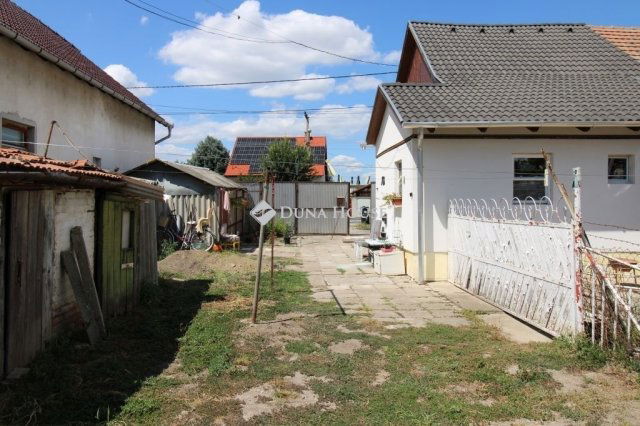 Eladó családi ház, Szegeden 46 M Ft, 2 szobás