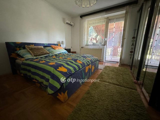 Eladó családi ház, Szigetszentmiklóson 92.5 M Ft, 4 szobás