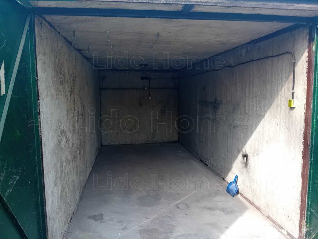 Eladó garázs, Győrött 7 M Ft, 1 szobás / költözzbe.hu