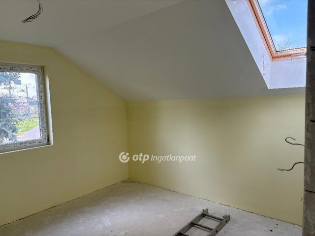 Eladó családi ház, Szigetszentmártonban 89.9 M Ft, 5+2 szobás