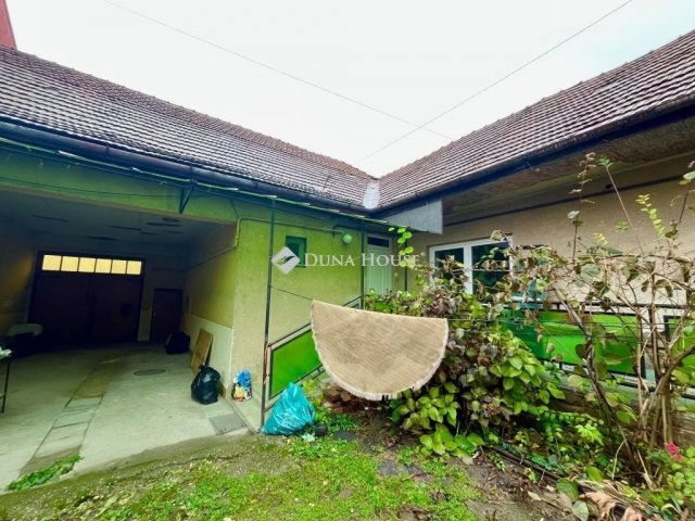 Eladó családi ház, Egerben 39.9 M Ft, 3 szobás