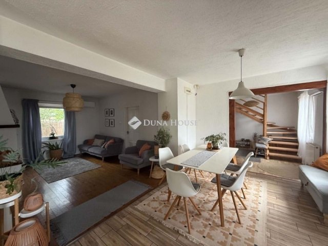 Eladó családi ház, Kecskeméten 84.9 M Ft, 5 szobás