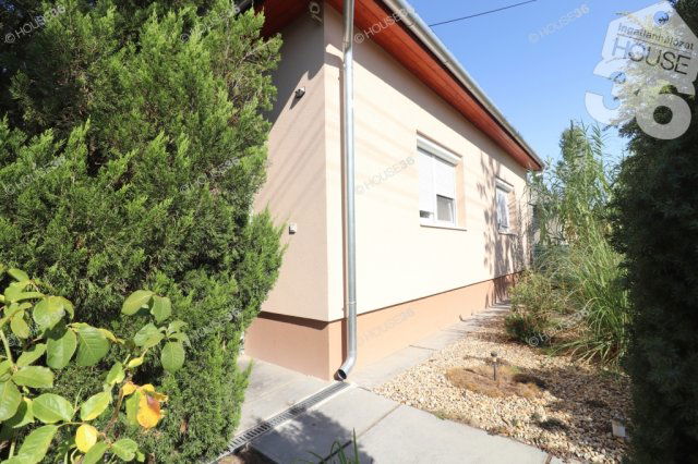 Eladó családi ház, Cserkeszőlőn 79.5 M Ft, 5 szobás