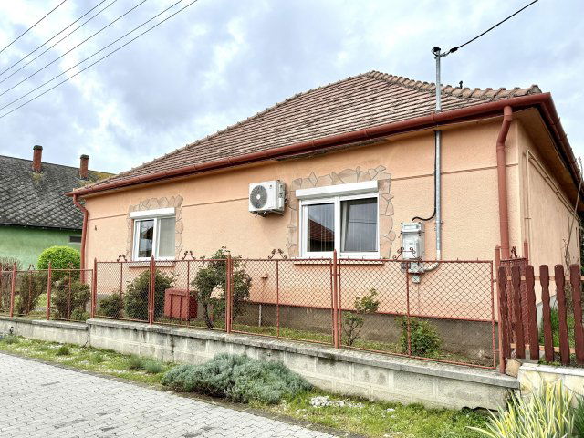 Eladó családi ház, Pákozdon 54.9 M Ft, 3 szobás