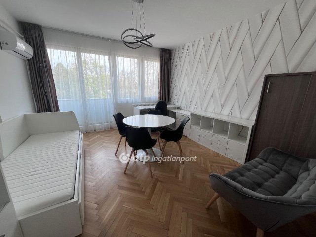 Kiadó téglalakás, albérlet, Szegeden 200 E Ft / hó, 1 szobás