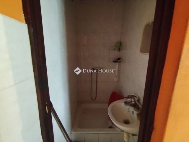 Eladó családi ház, Szegeden 18 M Ft, 1 szobás