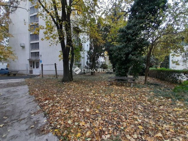 Eladó téglalakás, Békéscsabán 20.9 M Ft, 1 szobás