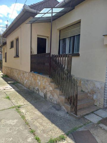Eladó családi ház, Pilisszentivánon 65 M Ft, 3 szobás