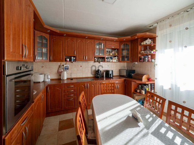 Eladó panellakás, Szentlőrincen 38.5 M Ft, 3 szobás