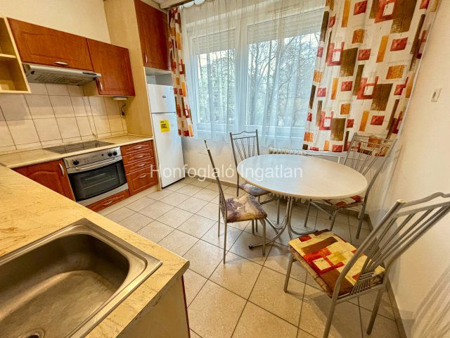 Eladó panellakás, Nyíregyházán 41.5 M Ft, 2 szobás