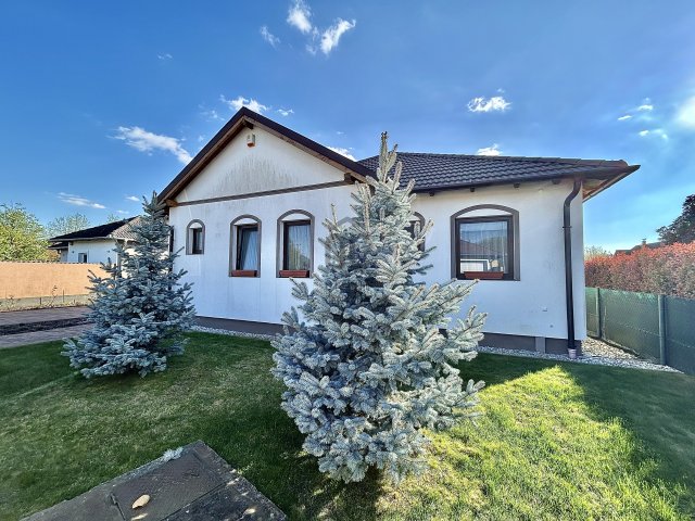 Eladó családi ház, Vámosszabadin 139.9 M Ft, 4 szobás