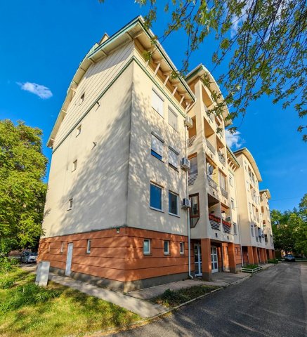 Eladó téglalakás, Tatán 79 M Ft, 4 szobás