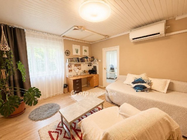 Eladó családi ház, Budapesten, XVI. kerületben 79.9 M Ft