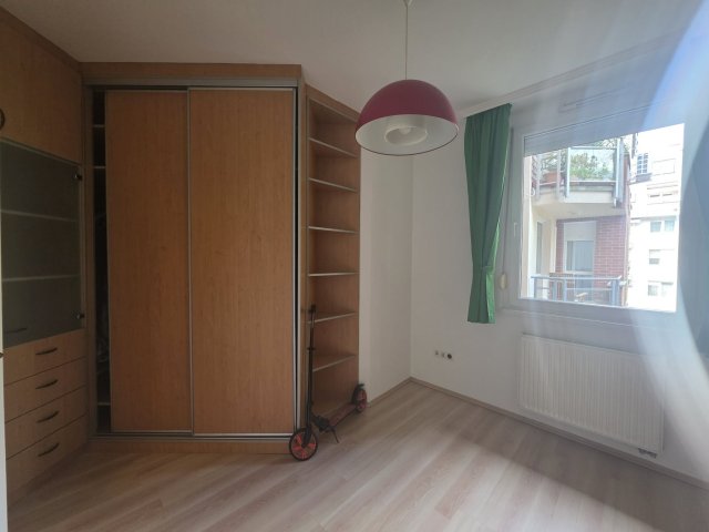 Kiadó téglalakás, albérlet, III. kerületben, Nánási úton