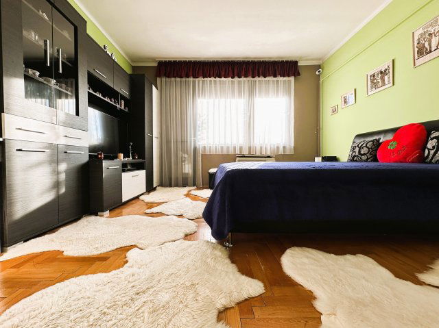 Eladó téglalakás, Sarkadon 22 M Ft, 3 szobás